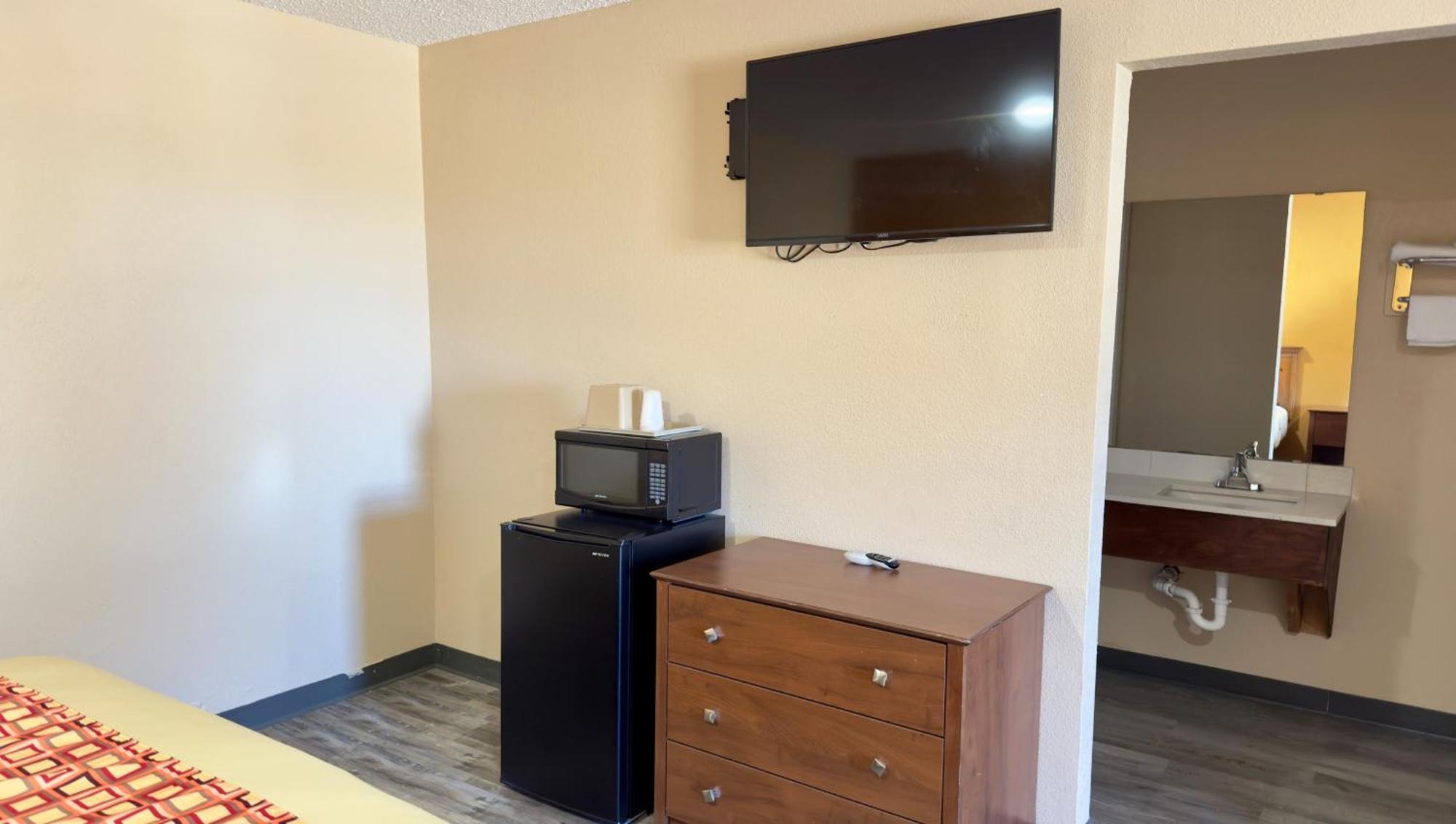 Regency Inn Hondo Екстериор снимка