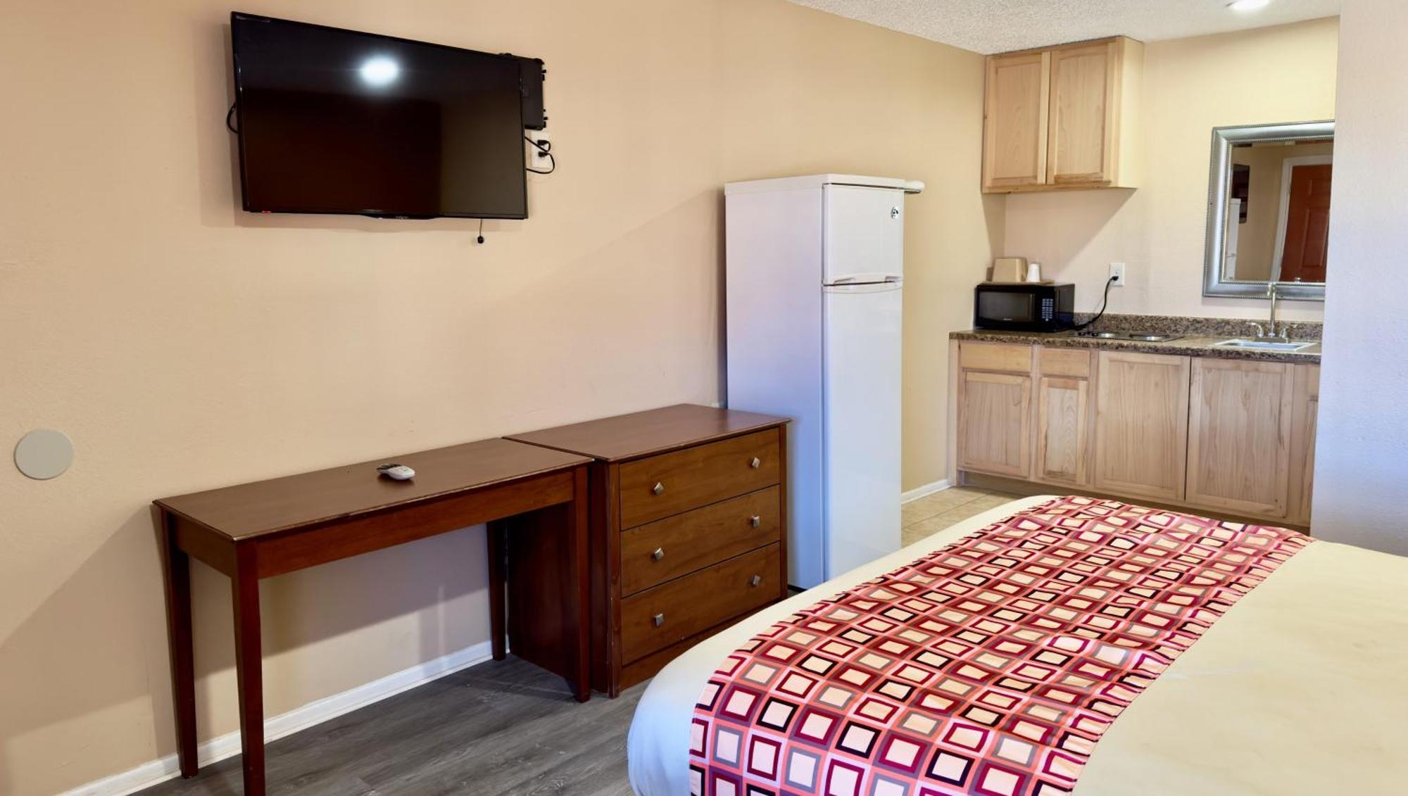 Regency Inn Hondo Екстериор снимка