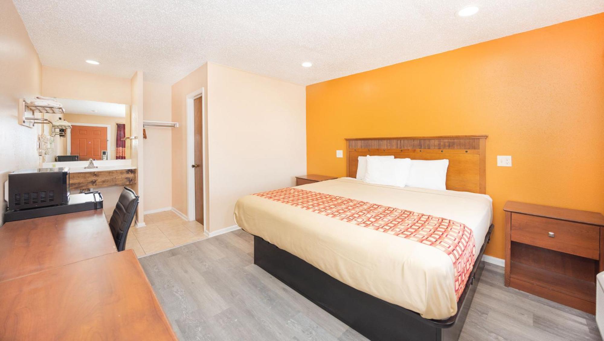 Regency Inn Hondo Екстериор снимка
