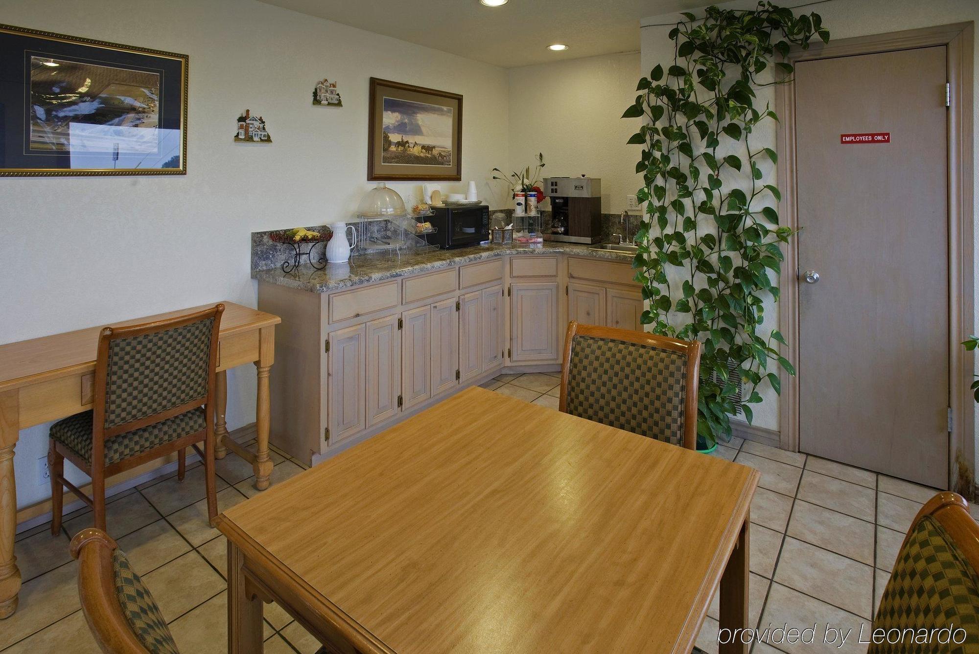 Regency Inn Hondo Ресторант снимка