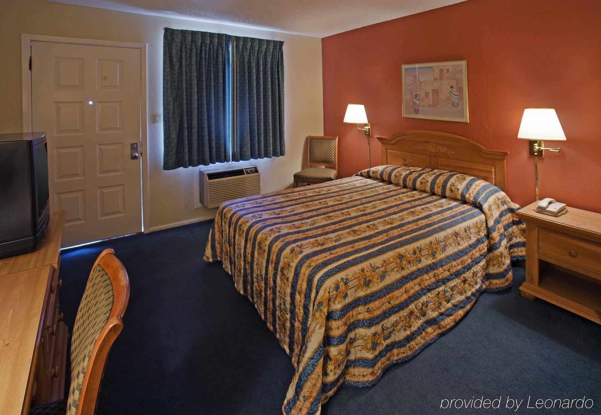 Regency Inn Hondo Стая снимка