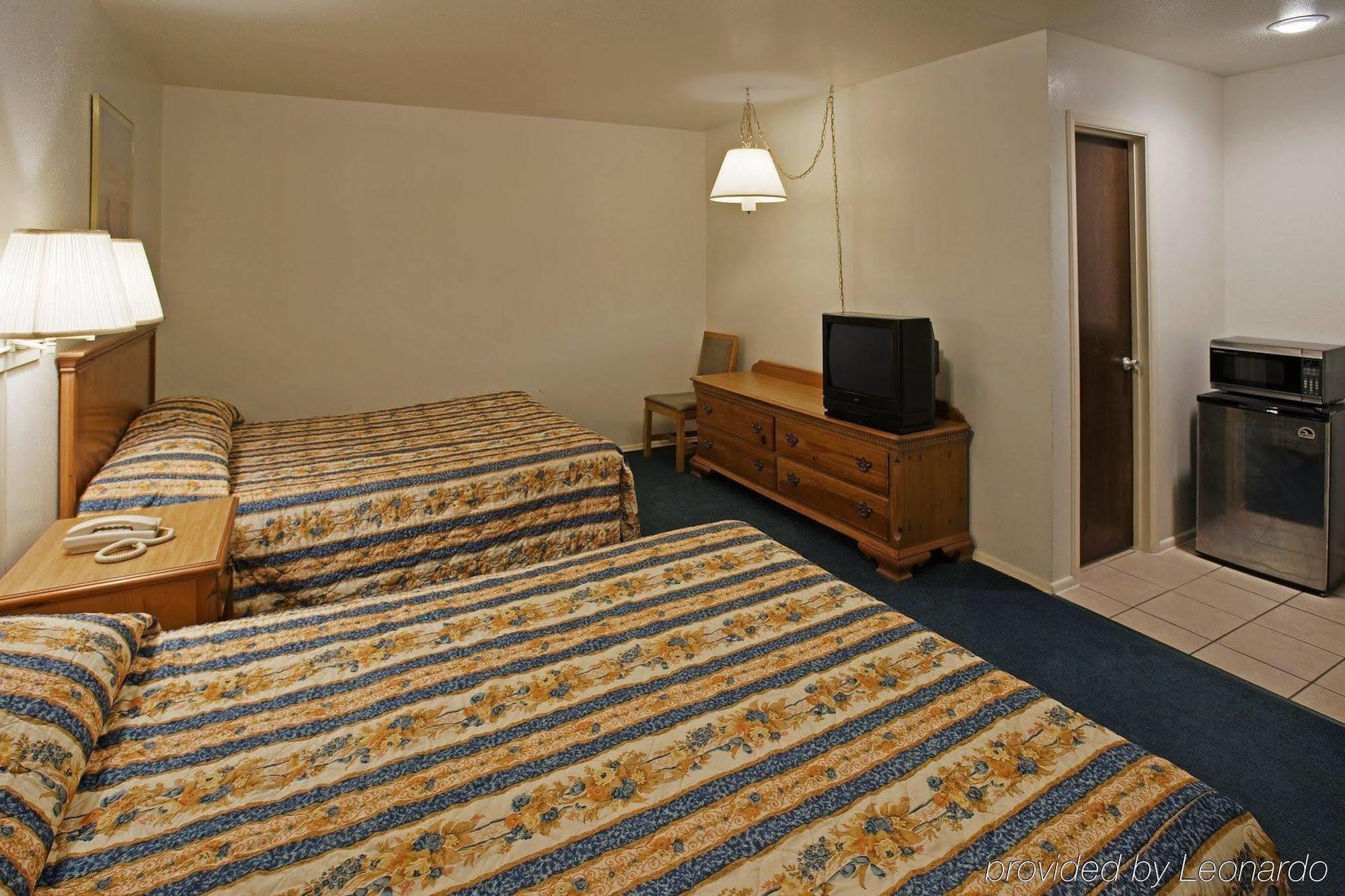 Regency Inn Hondo Стая снимка